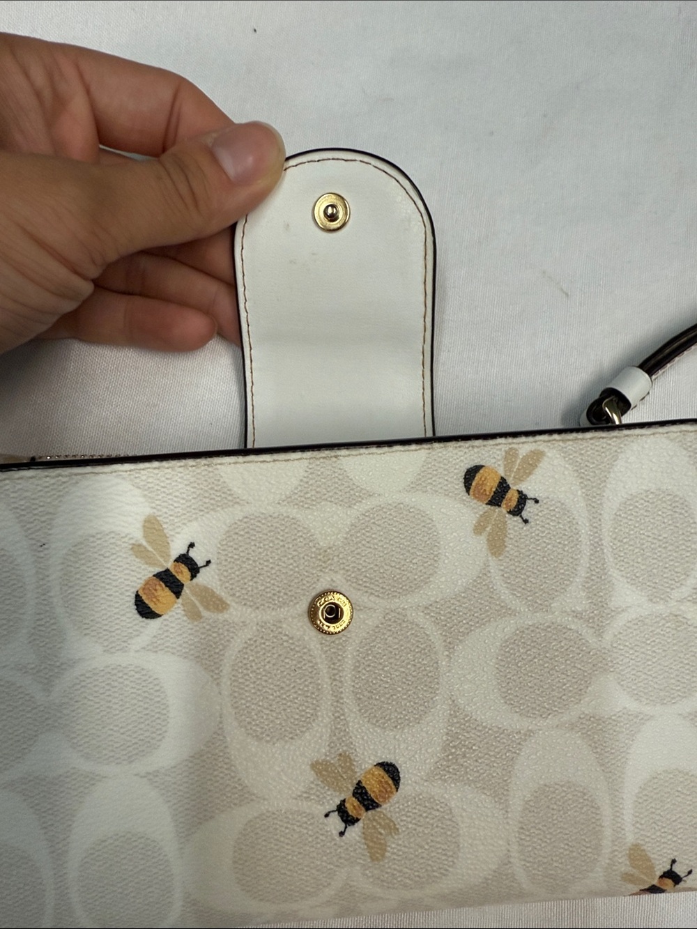 Coach White Bee Print Wristlet Wallet - Picture 2 of 7